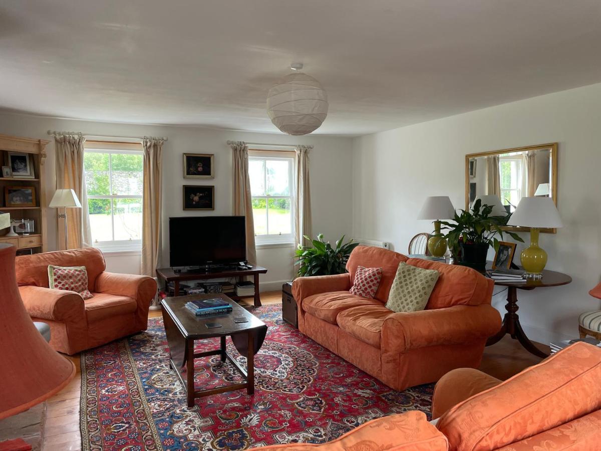 Ladyurd Farmhouse West Linton エクステリア 写真